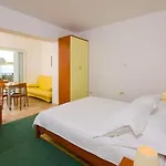 In With A Sea View, Terrace, Air Conditioning, Wifi 201-8 Brela