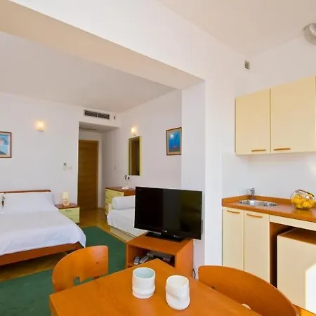 Апартаменты In With A Sea View, Terrace, Air Conditioning, Wifi 201-8