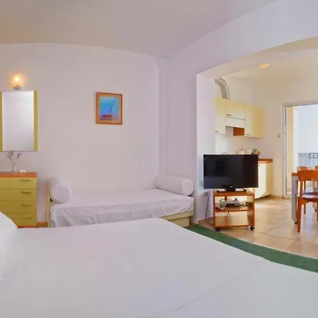In With A Sea View, Terrace, Air Conditioning, Wifi 201-8 Апартаменты