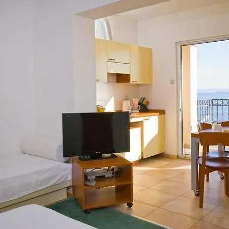 In With A Sea View, Terrace, Air Conditioning, Wifi 201-8 Апартаменты